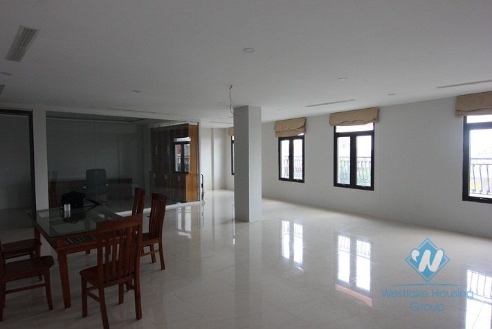 New and bright office for rent in Van Cao street, Ba Dinh distrist, Ha Noi